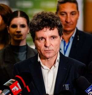 Nicuşor Dan avertizează că majorarea salariului minim poate duce firme în faliment şi creşte şomajul